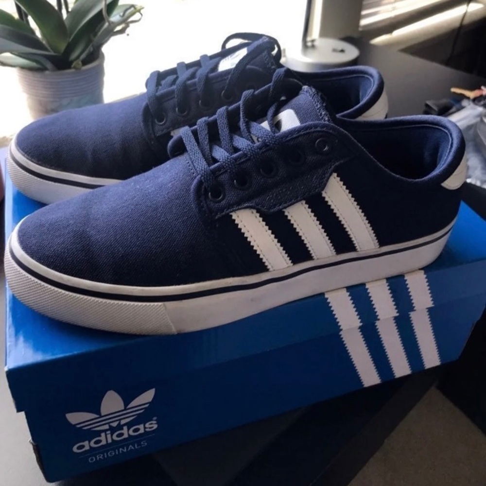 Seeley Adidas Shoes size 4